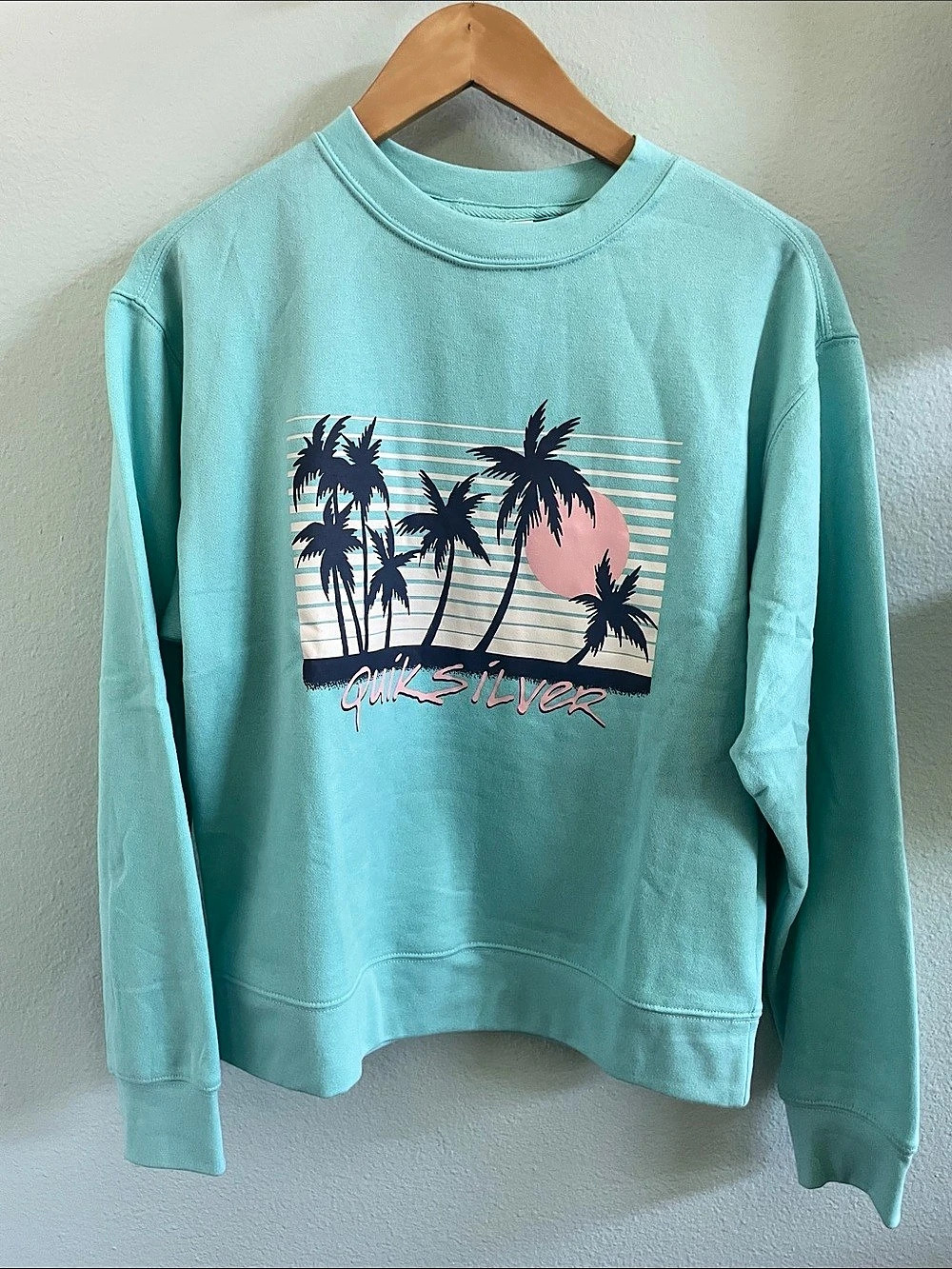 Quiksilver Tropics Sweatshirt Graphic Sweatshirt in Blue Size Small NWT